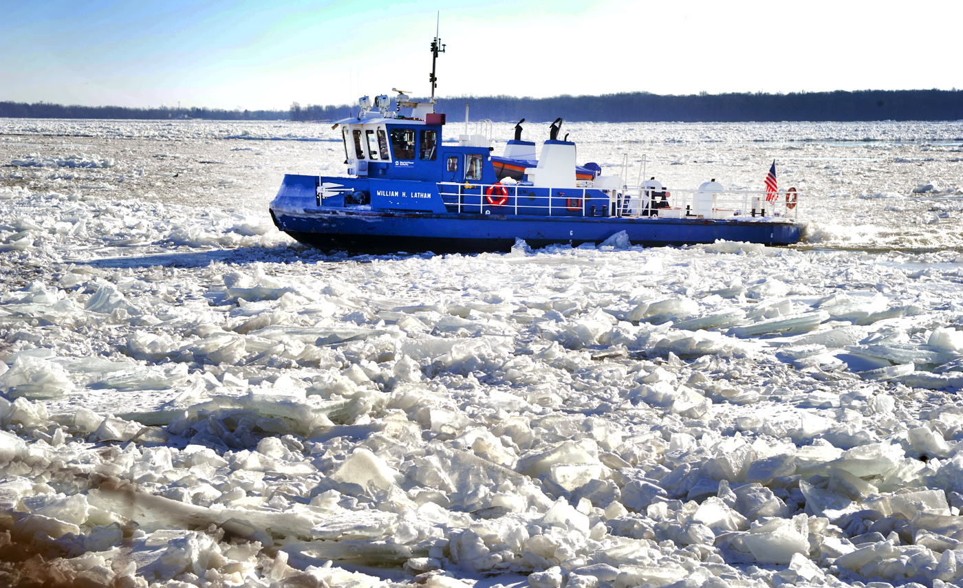 Ice breaking on the Niagara River
